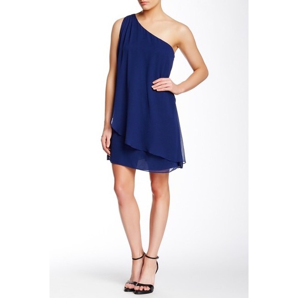Alice + Olivia Dresses & Skirts - Alice + Olivia Faith One Shoulder Drape Silk Dress